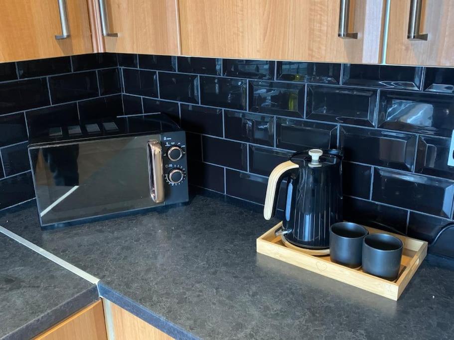 Fantastic Large 2 X Bedroom Flat, Free Parking 세일 외부 사진