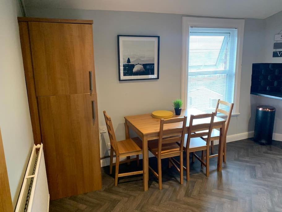 Fantastic Large 2 X Bedroom Flat, Free Parking 세일 외부 사진