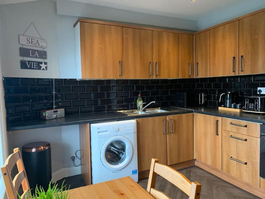 Fantastic Large 2 X Bedroom Flat, Free Parking 세일 외부 사진