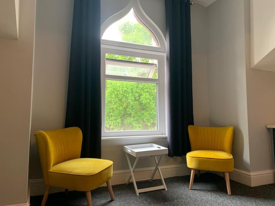 Fantastic Large 2 X Bedroom Flat, Free Parking 세일 외부 사진